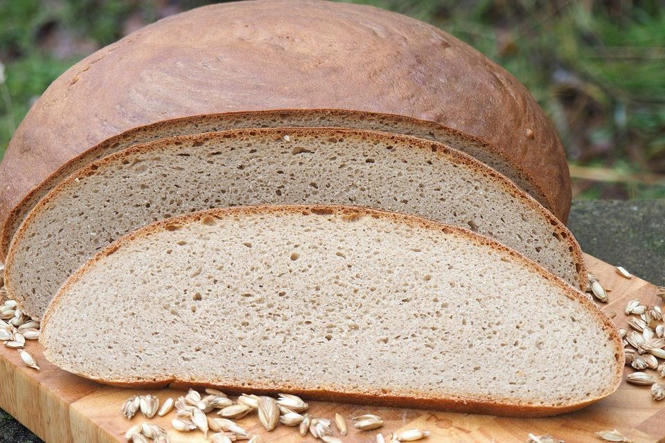 Dinkel-Mischbrot mit herzhafter Kruste