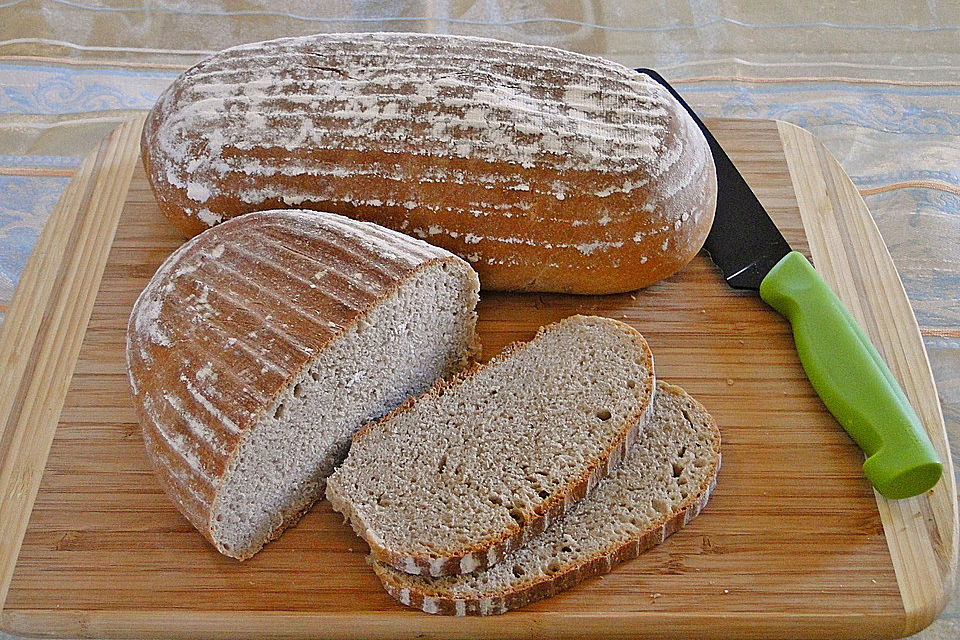 Dinkel-Mischbrot mit herzhafter Kruste