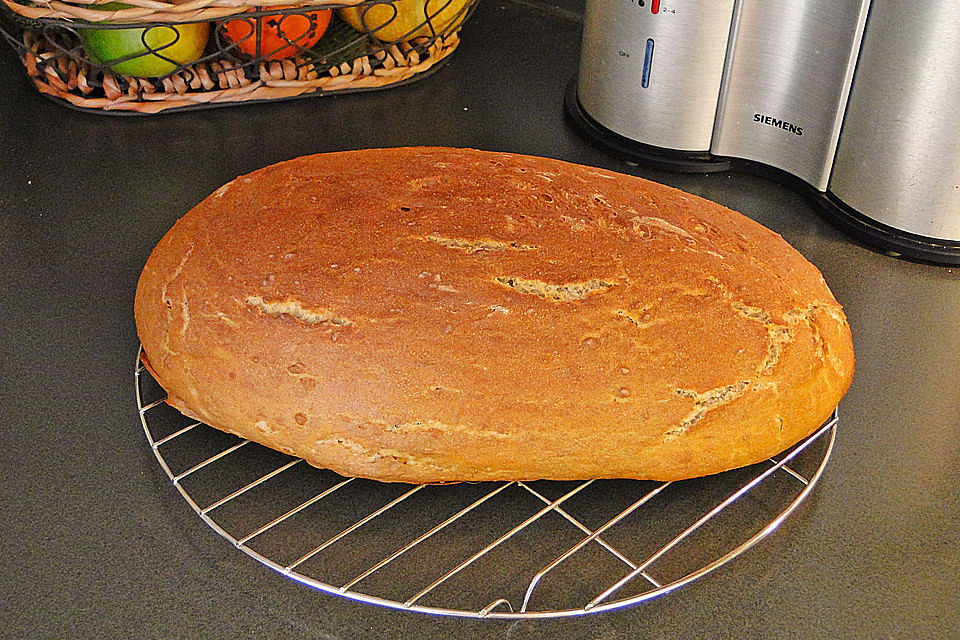 Dinkel-Mischbrot mit herzhafter Kruste