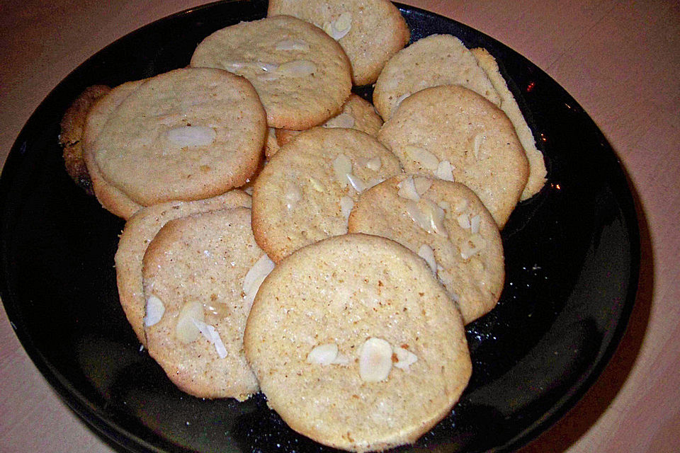 Knusprige white Chocolate-Zitronen-Ingwer Cookies mit Mandeln