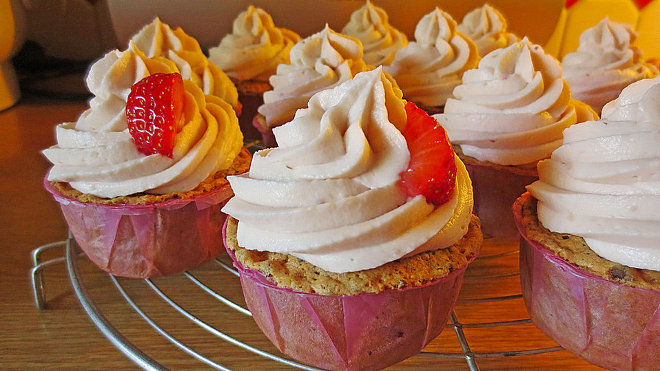 Erdbeer-Schoko-Nuss Cupcake von Christina1208 Erdbeer-Schoko-Nuss Cupcake von Christina1208
