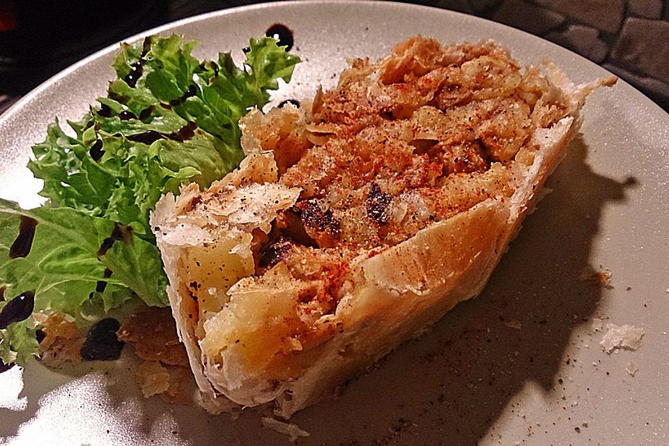 Knusprig-deftiger Kartoffelstrudel mit Räuchertofu