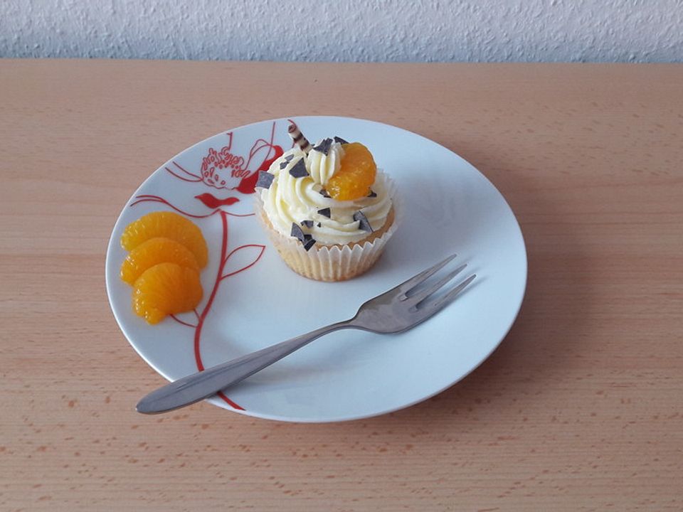 Stracciatella-Mandarinen-Cupcakes von Cylea| Chefkoch