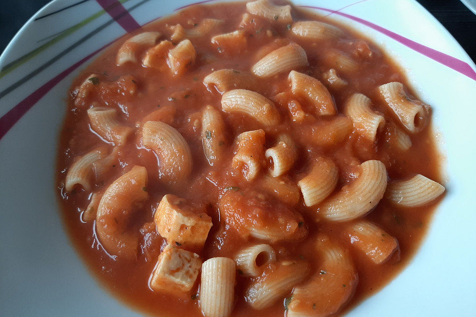 Tomatensuppe mit Eierstich und Nudeln