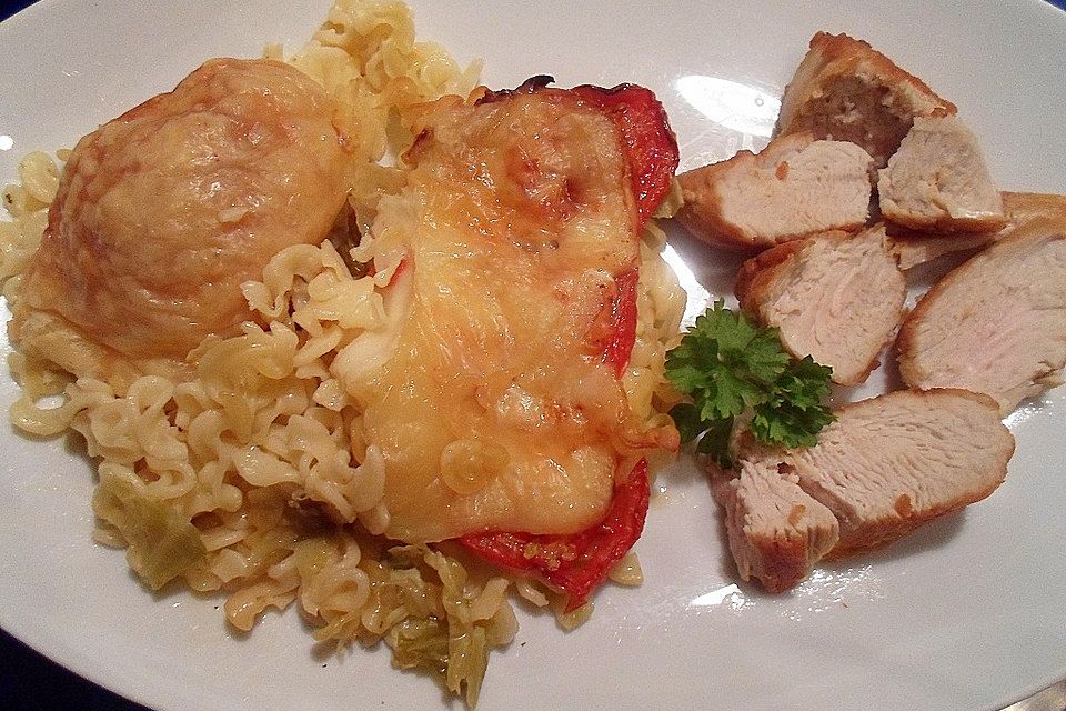 Putenfilet mit Tomaten-Paprika-Beilage