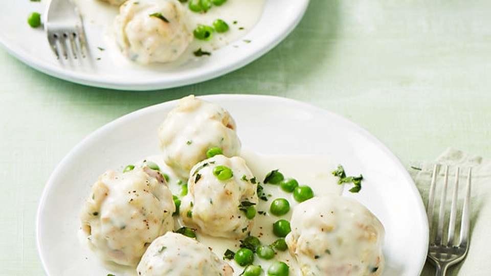 Frische-Erbsen-mit-Semmelkn-deln