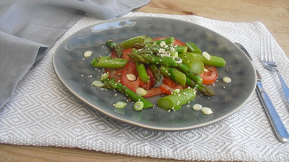 Sommerlicher Spargelsalat-image