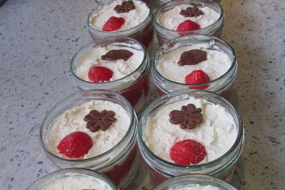 Erdbeer-Pudding-Quark-Dessert