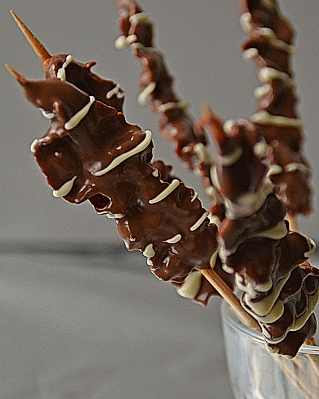 Chocolate-covered Bacon-Sticks
