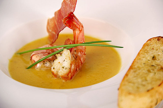 Butternut-Kürbissuppe mit Garnelen von cth3105| Chefkoch