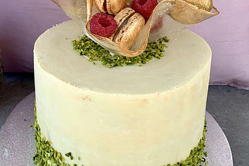 Inibinis weiße Himbeer-Pistazien-Torte