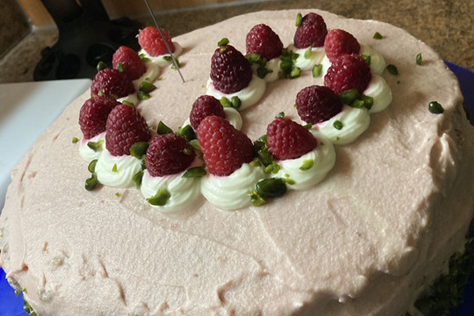 Inibinis weiße Himbeer-Pistazien-Torte