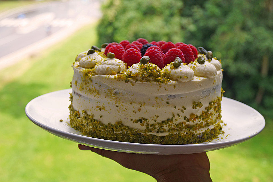 Inibinis weiße Himbeer-Pistazien-Torte