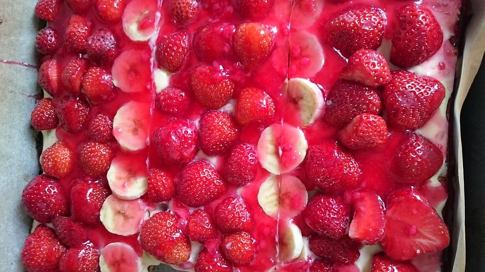 Erdbeer-Bananen-Kuchen von Küchengewerkel Erdbeer-Bananen-Kuchen von Küchengewerkel