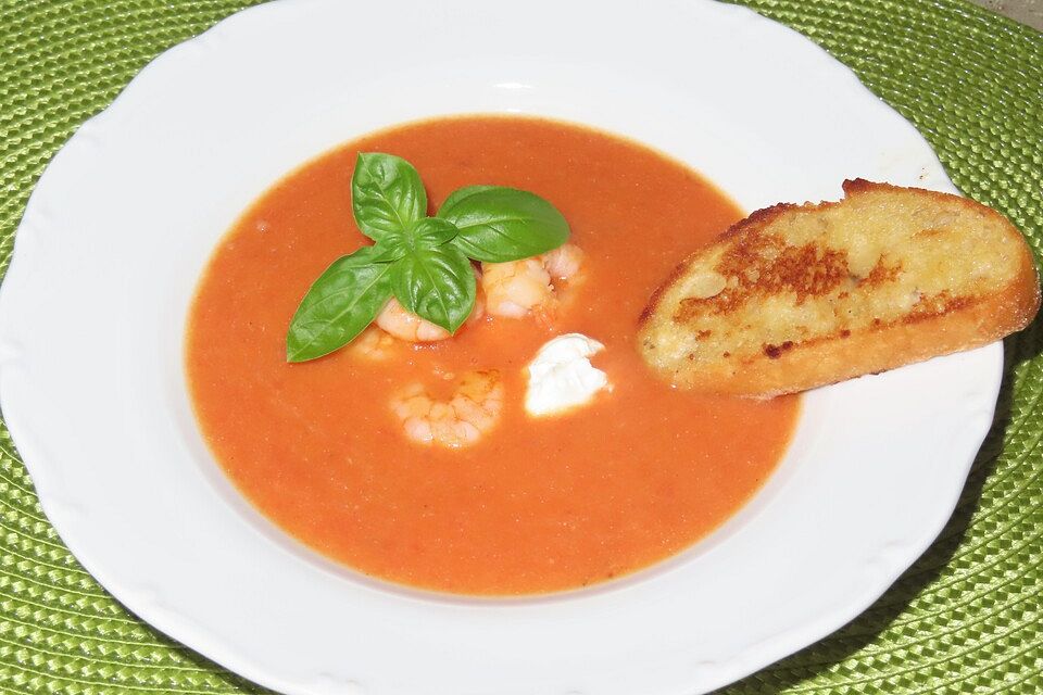 Tomaten-Kokos-Cremesuppe