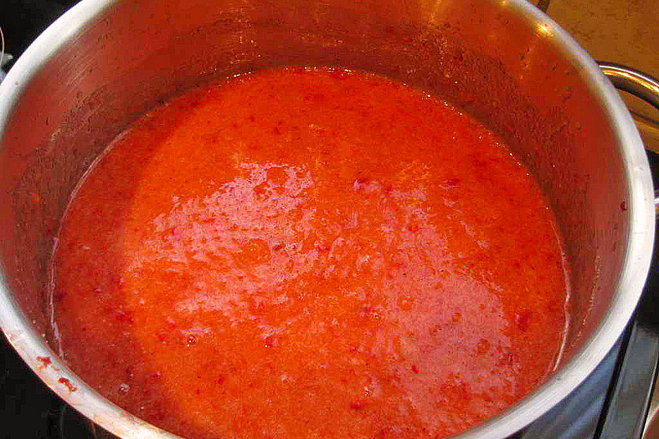 Tomaten-Kokos-Cremesuppe