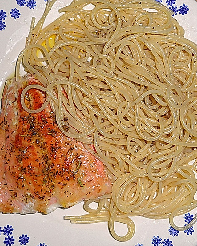 Spaghetti mit Lachsfilet in Zitronenbutter