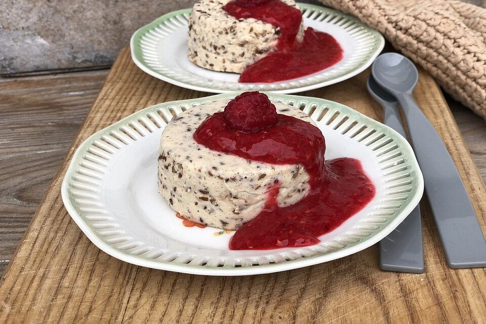 Bayrische Creme mit Pumpernickel