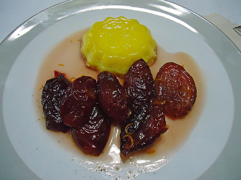 Essigzwetschgen mit Ziegenkäsesoufflé von hefide| Chefkoch