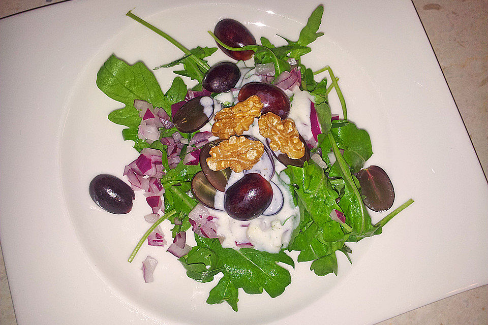 Rucola-Estragon Salat mit Trauben