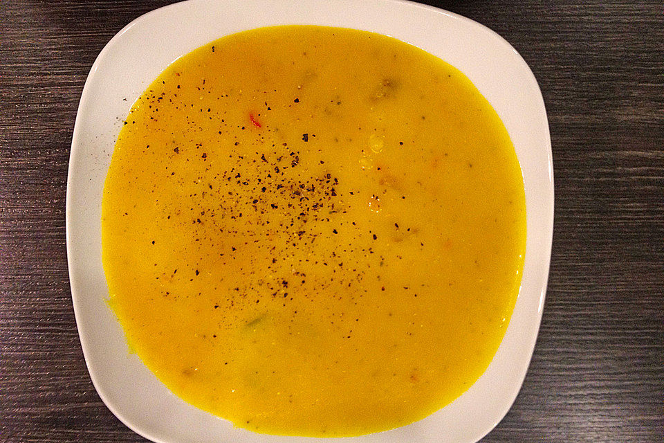 Kürbiscremesuppe mit Kokosmilch und Garnelen