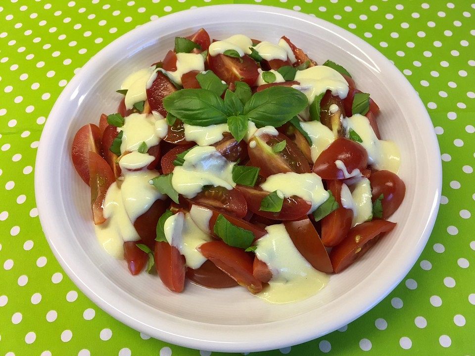 Tomatensalat mit Joghurtdressing von schokobananerl| Chefkoch