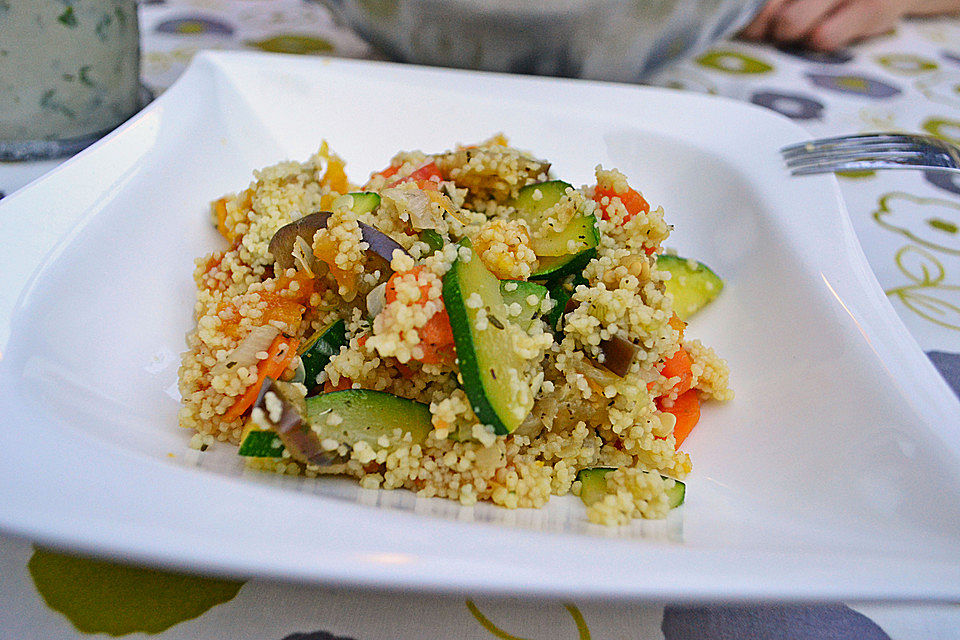 Gemüse-Couscous Salat