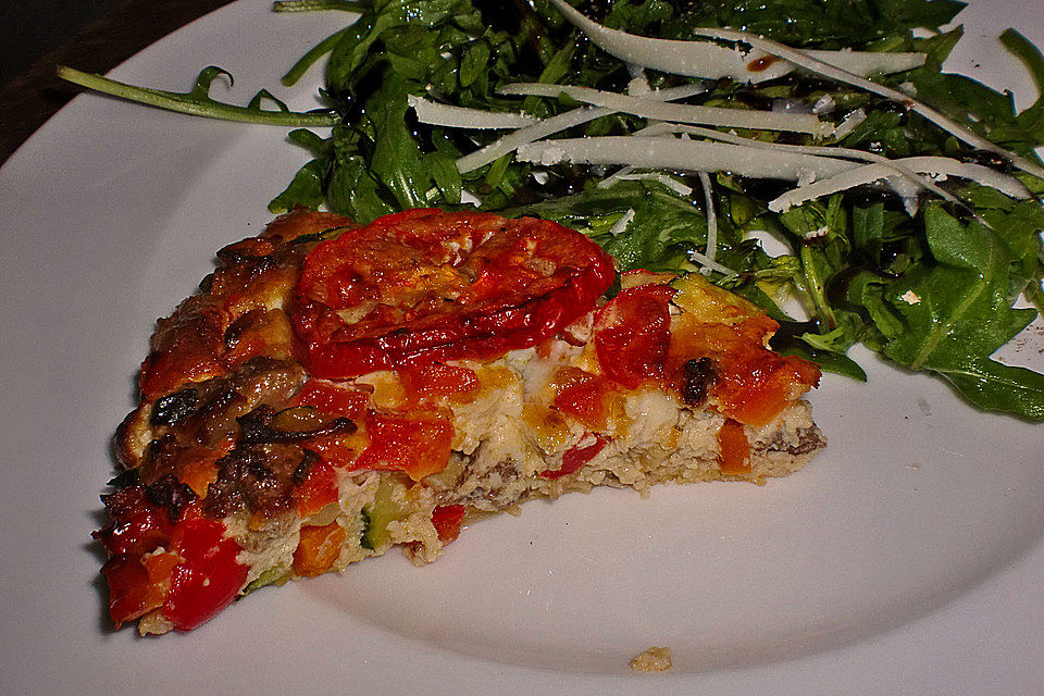 Hackfrittata mit Zuchini, Paprika, Möhren