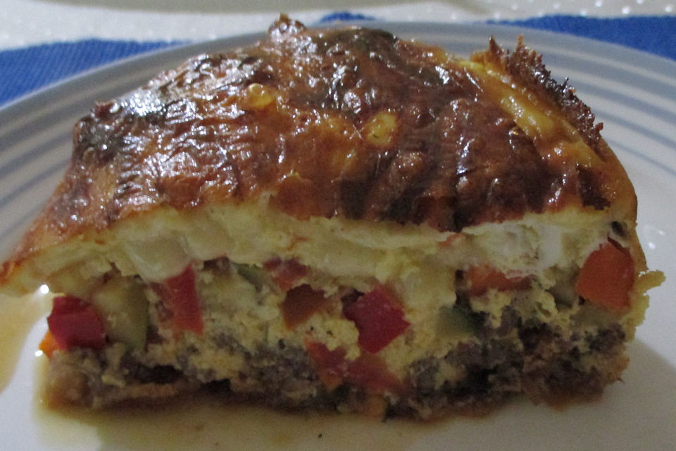 Hackfrittata mit Zuchini, Paprika, Möhren
