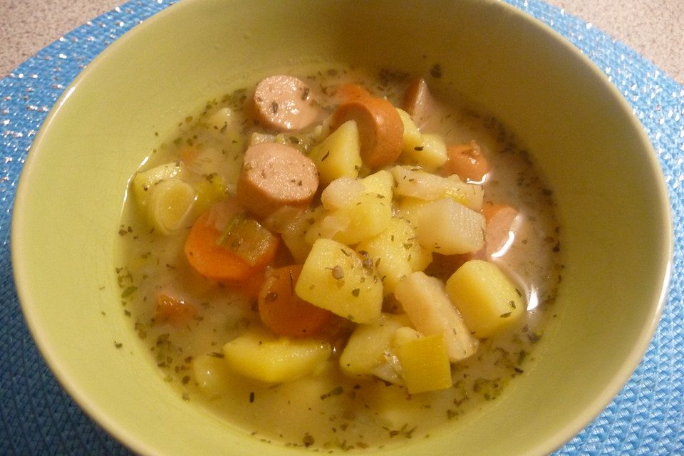 Kartoffelsuppe mit Würstchen