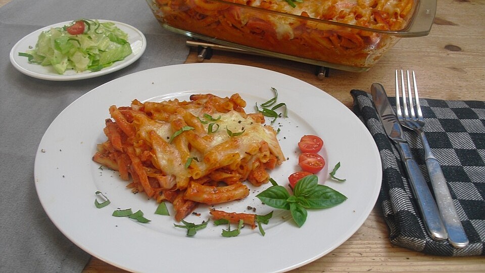 Nudelauflauf mit Fleischwurst in einer Tomatensauce von Vanessa1611 ... Nudelauflauf mit Fleischwurst in einer Tomatensauce von Vanessa1611 ...