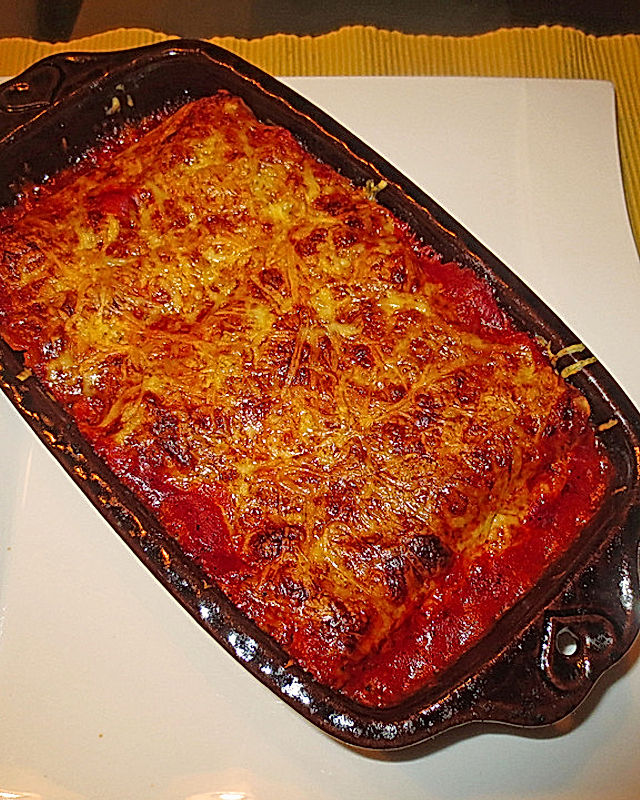 Käse-Brokkoli Cannelloni in Tomatensauce