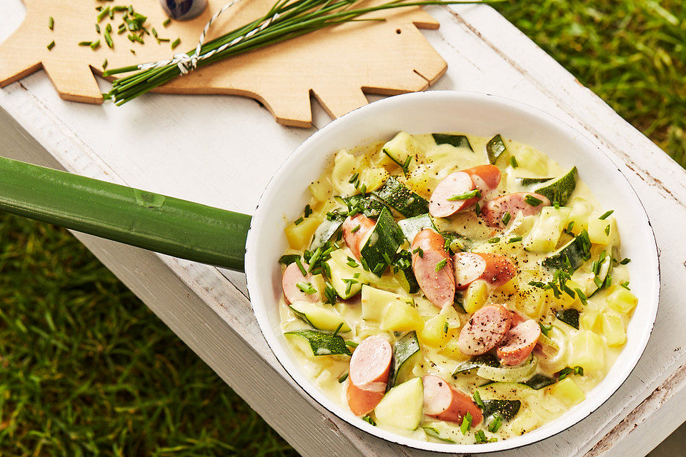 Zucchiniragout mit Würstchen à la Anne