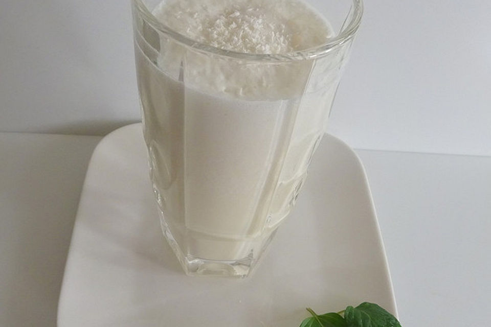 Veganer Soja-Ananas-Shake