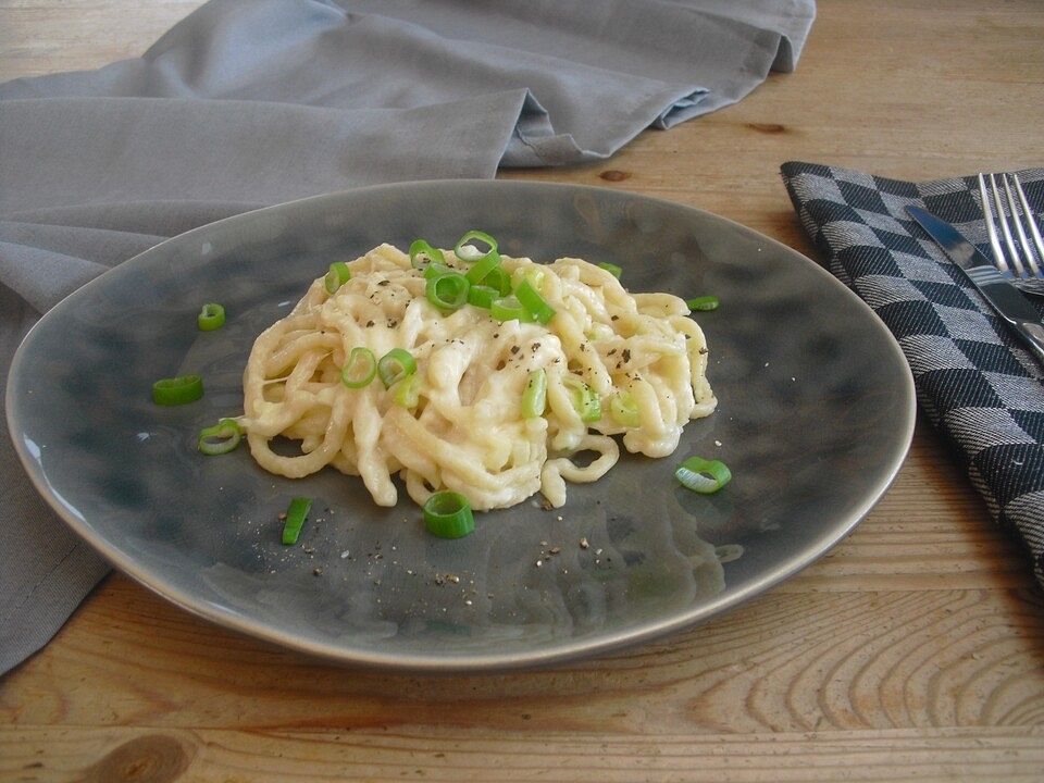 Käsespätzle (cremig und würzig) von Spanisheye| Chefkoch