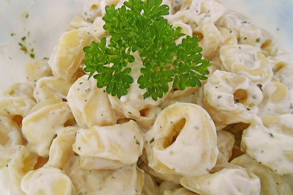 Ernies Käsetortellini mit Frischkäse-Pesto-Soße