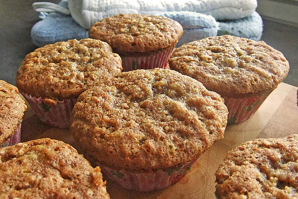 Walnuss-Zucchini-Zimt Cupcakes