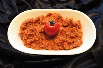 Rotes Pesto mit getrockneten Tomaten