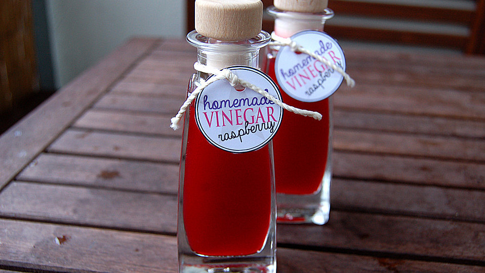 Selbstgemachter Himbeeressig von dieBecci Selbstgemachter Himbeeressig von dieBecci