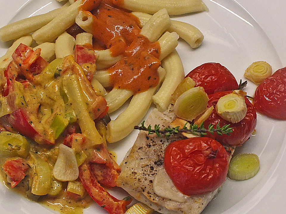 Fisch Gemüsepfanne Mediterran Auf Pasta — Rezepte Suchen