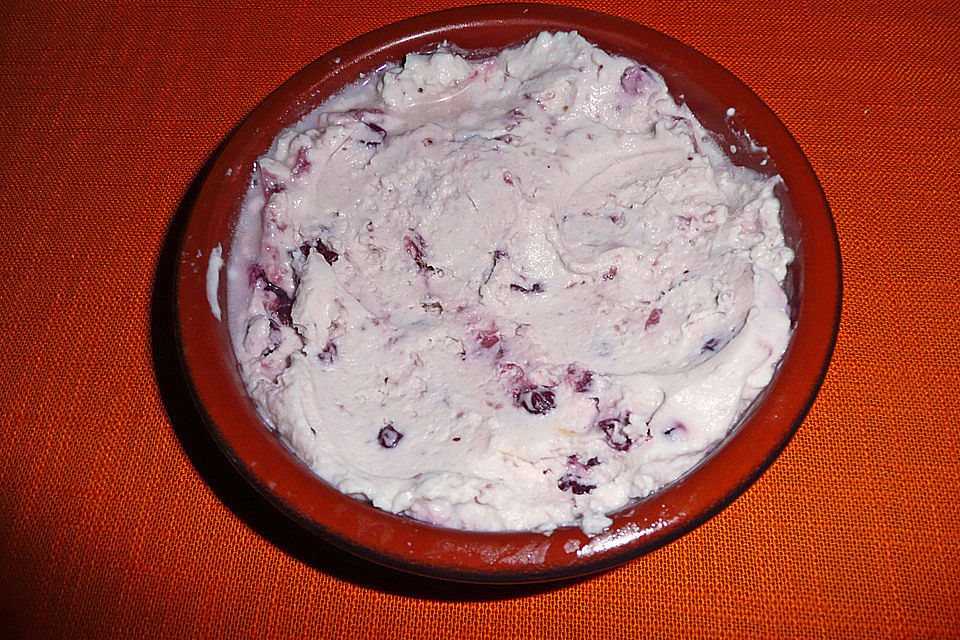 Preiselbeer-Meerrettich-Dip