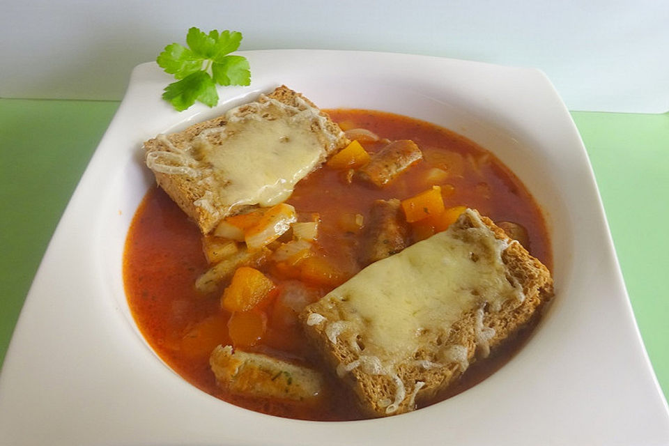 Zwiebelsuppe mit Nürnberger Bratwürstchen und Kürbis