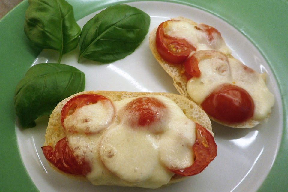 Tomate-Mozzarella-Brötchen