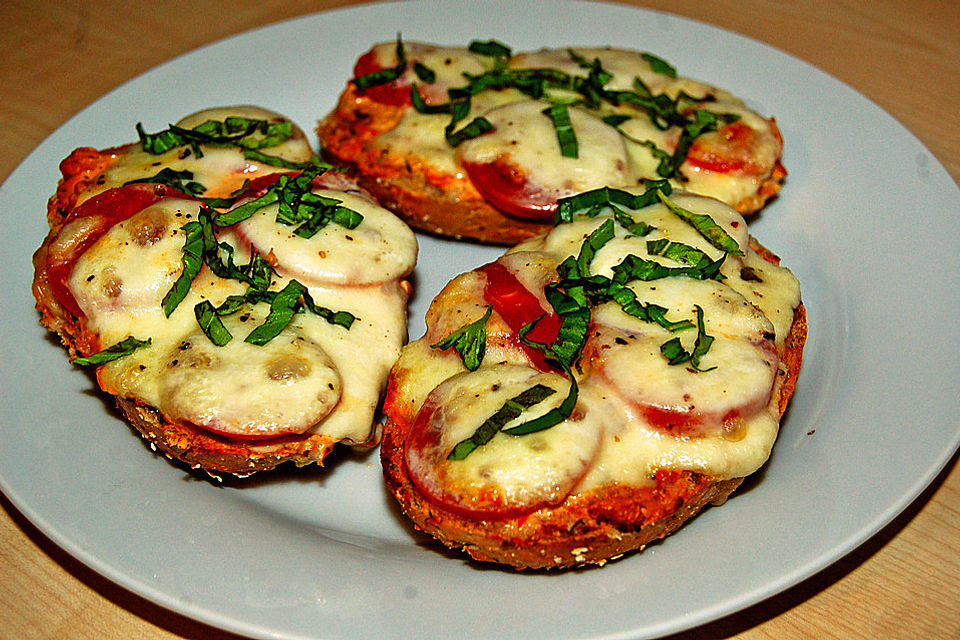 Tomate-Mozzarella-Brötchen