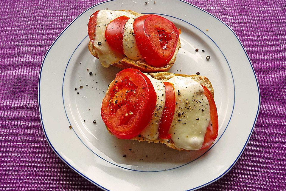 Tomate-Mozzarella-Brötchen