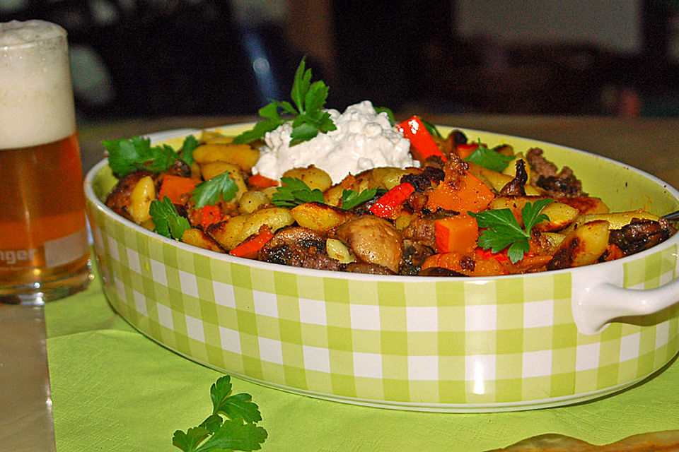 Herbstliche Kürbis-Pfanne mit Schupfnudeln