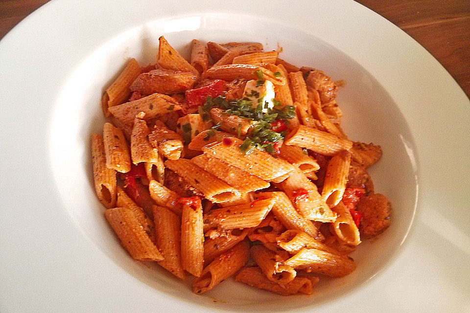 Paprika-Penne mit Hähnchen