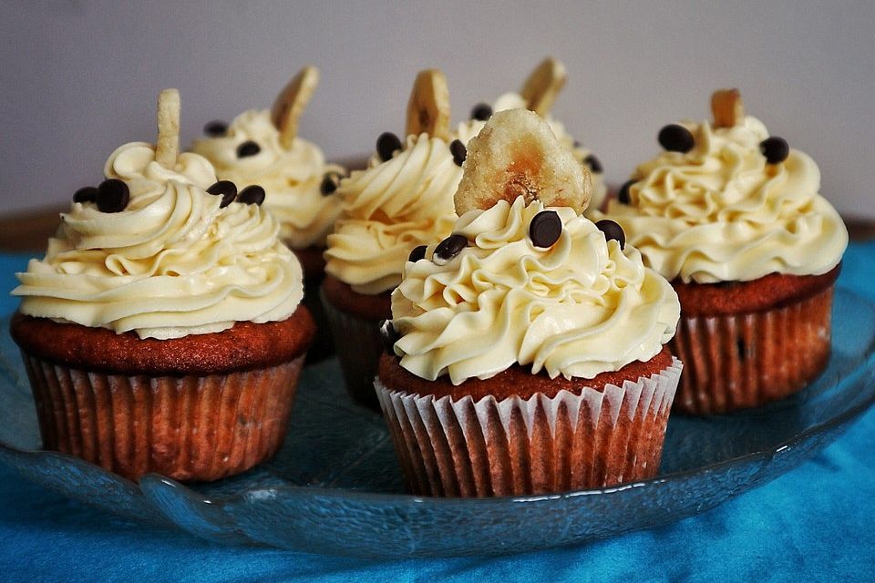 Banana-Split-Cupcakes