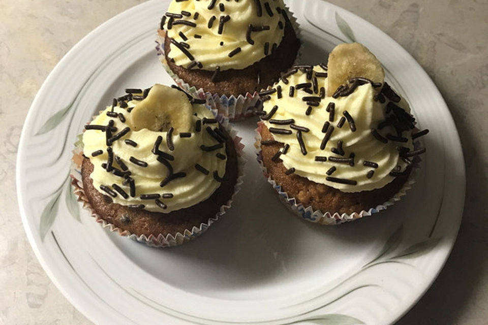 Banana-Split-Cupcakes