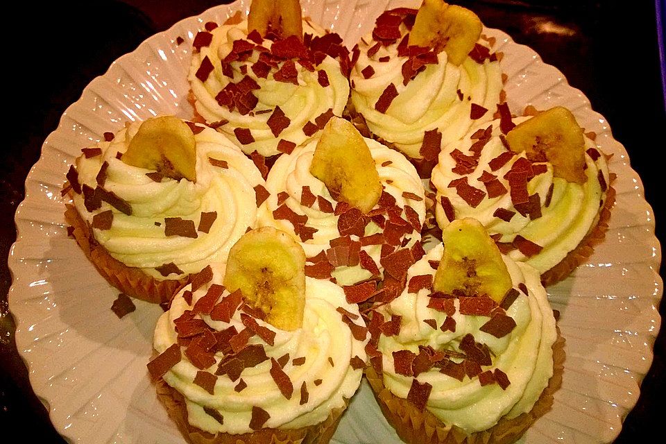 Banana-Split-Cupcakes